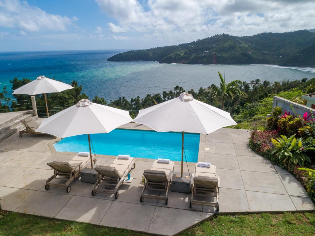 Pagua Bay House - Oceanfront Cabana'S Marigot Bagian luar foto